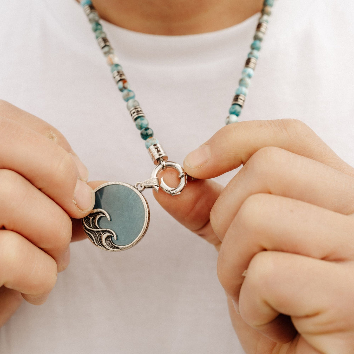 Kette Ocean Line (6mm) mit blauem Apatit & Edelstahl-Beads (mit Rund-Karabiner)