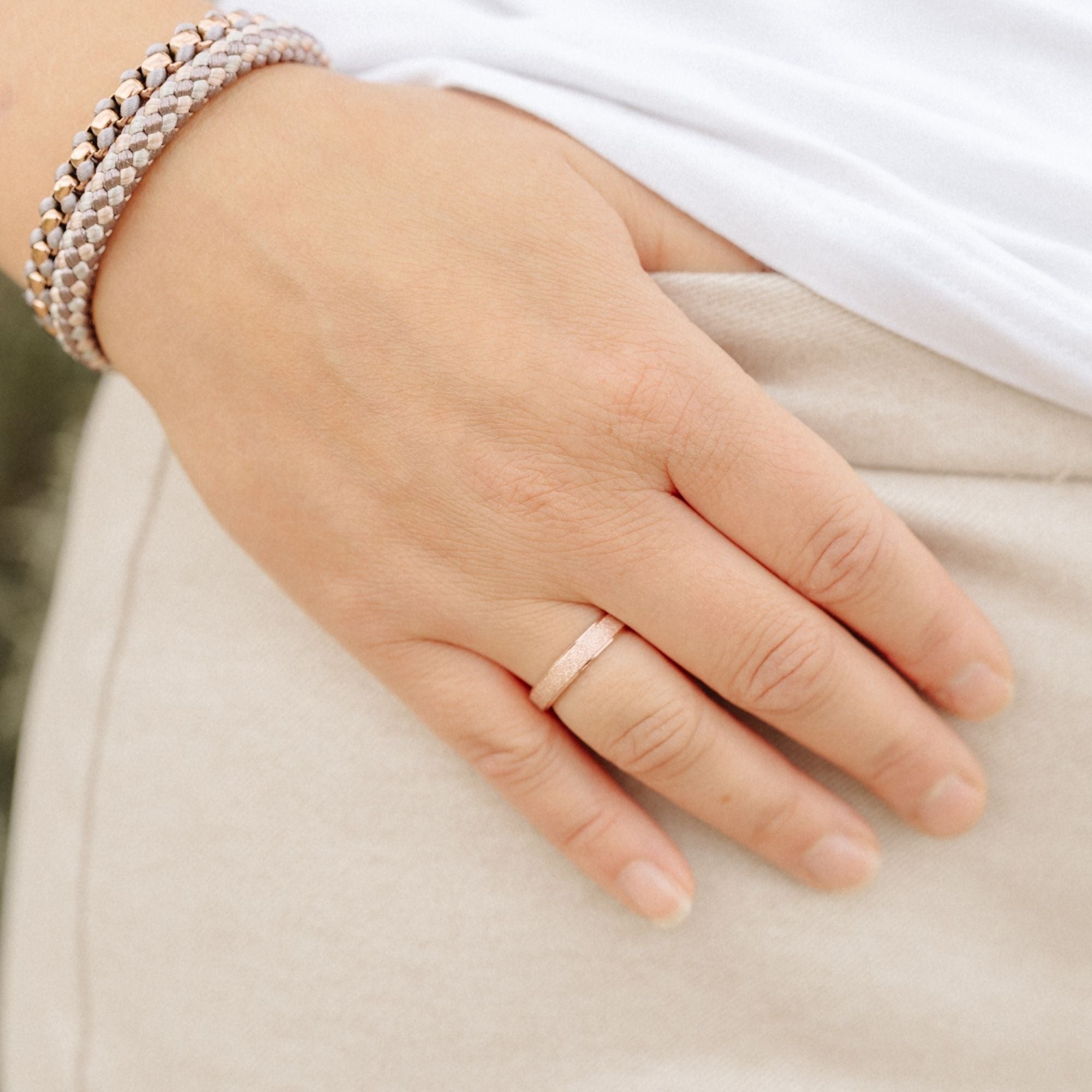 Edelstahl Ring sandgestrahlt 4mm (Stapelring)