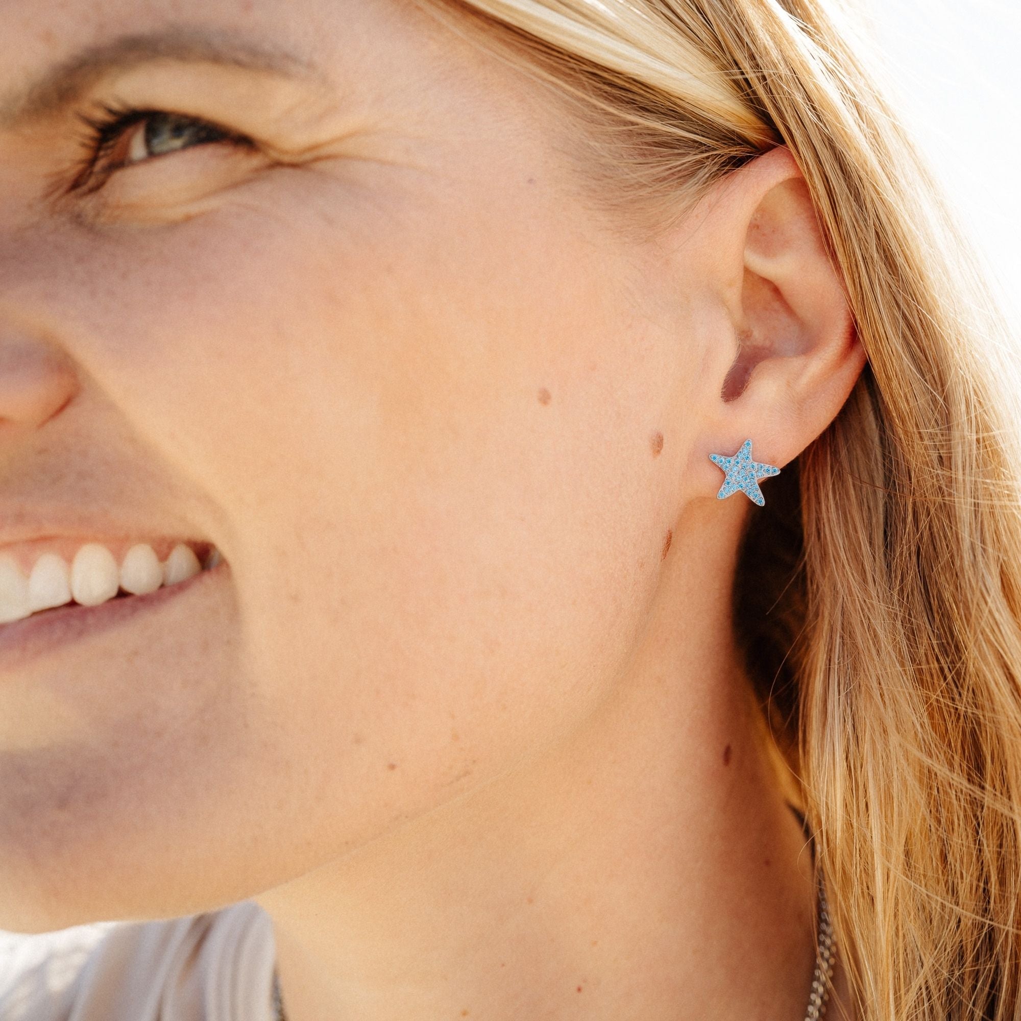 Ohrstecker Seestern mit blauem Zirkonia