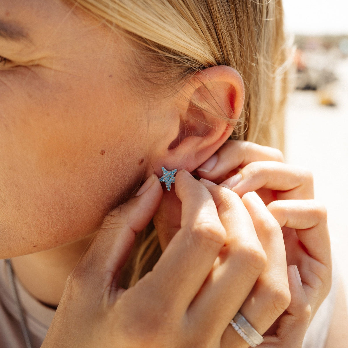 Ohrstecker Seestern mit blauem Zirkonia