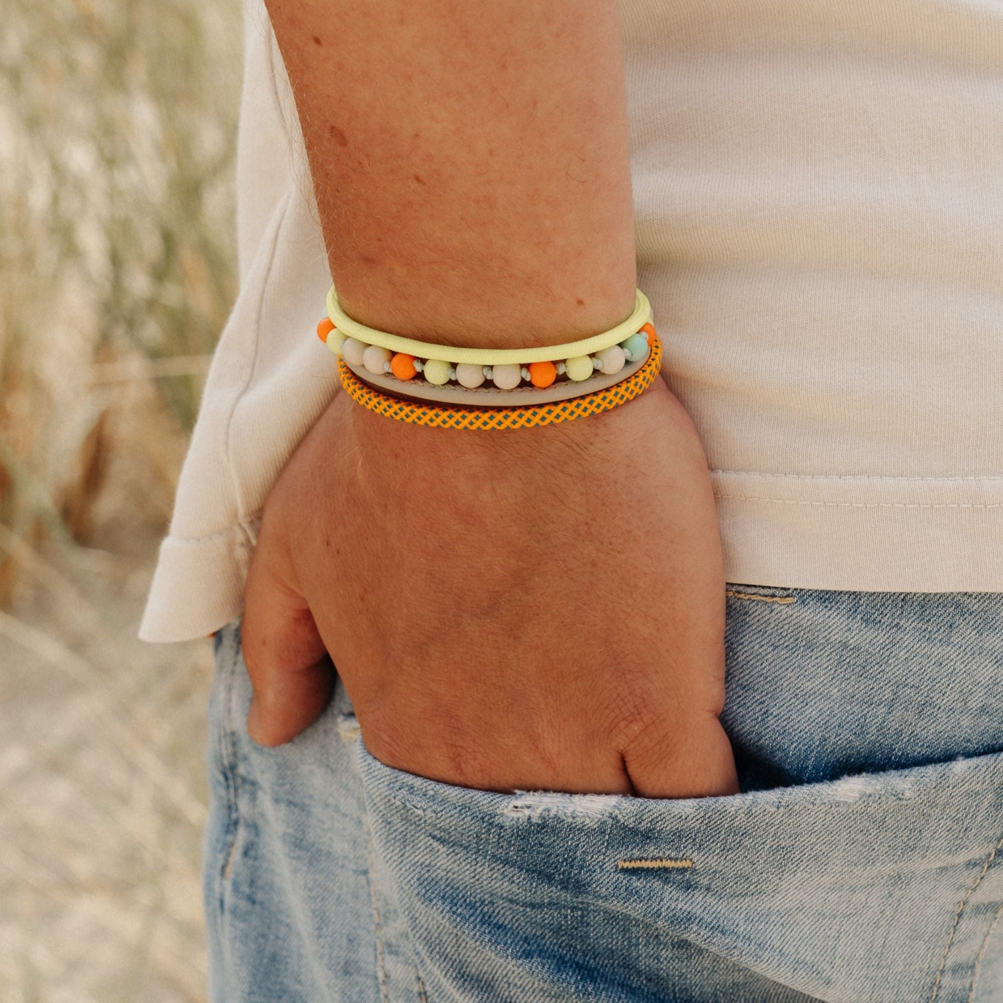 Armband Summer Sunset (Multistrang) mit Segelseil, Leder, Glasperlen & Acrylperlen