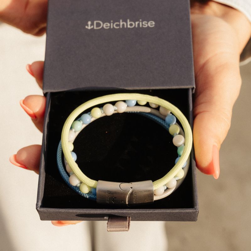 Armband Summer Breeze (Multistrang) mit Segelseil, Leder, Glasperlen & Acrylperlen
